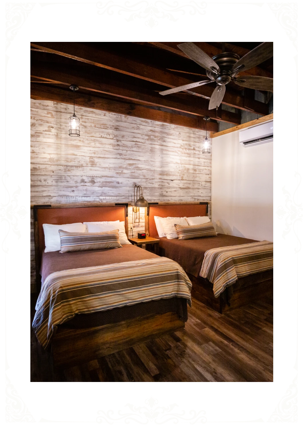 Wooden ceiling and modern decor